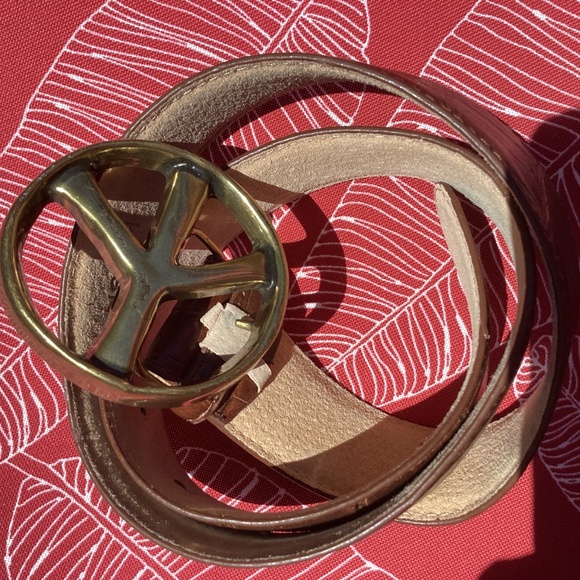 Kensie Genuine Leather Peace Sign Belt - Picture 3 of 10
